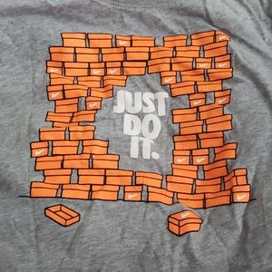 Nike boys L cotton t shirt